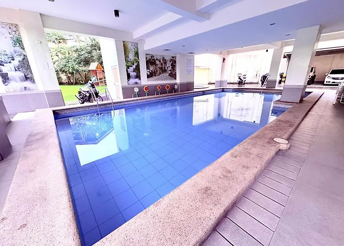 Minimalist Near Naia Free Netflix Pool Balcony