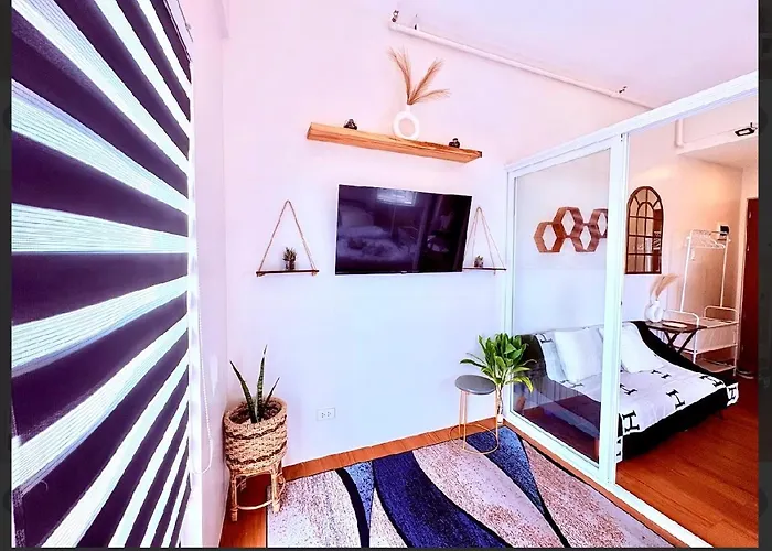 Minimalist Near Naia Free Netflix Pool Balcony