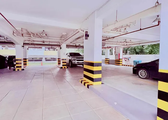 Minimalist Near Naia Free Netflix Pool Balcony *